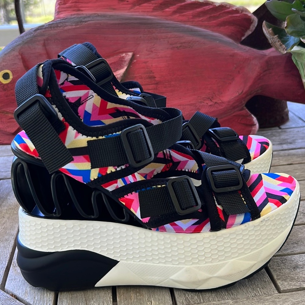 Cape Robbin Play Dirty Remix Platform Sandals Size 7 Wearable Art 🖼️ Like New - Picture 4 of 13